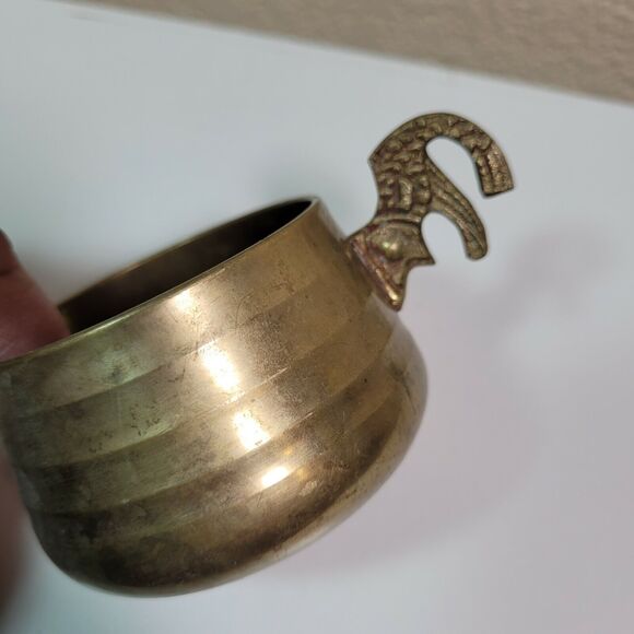 Vintage Brass Cup Ribbed with Lid Original Authentic Patina India Pakistan Asia - Picture 6 of 7